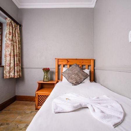 The Palms Guesthouse Mbombela Kültér fotó
